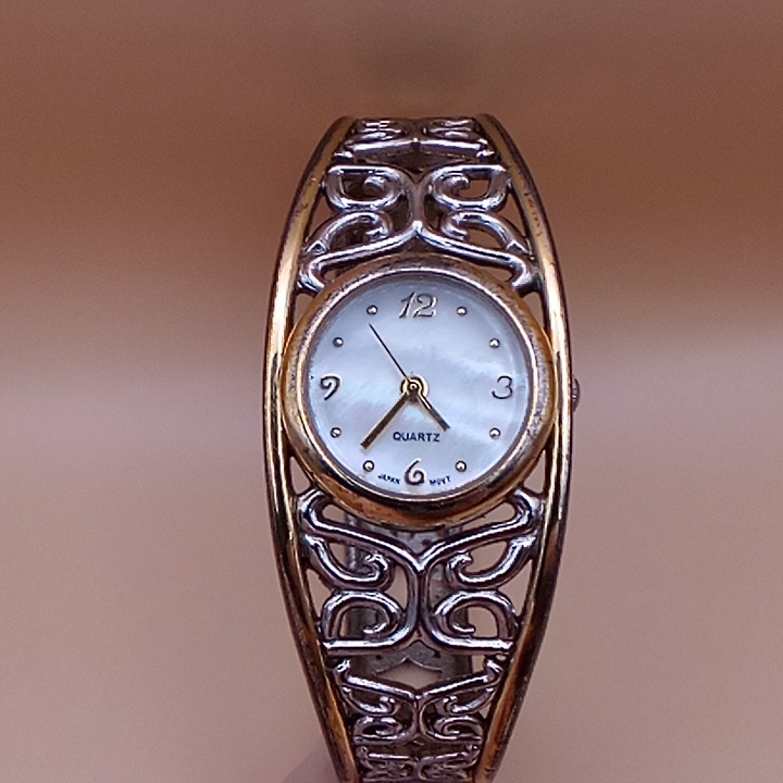 Ladies Quartz Bracelet Watch